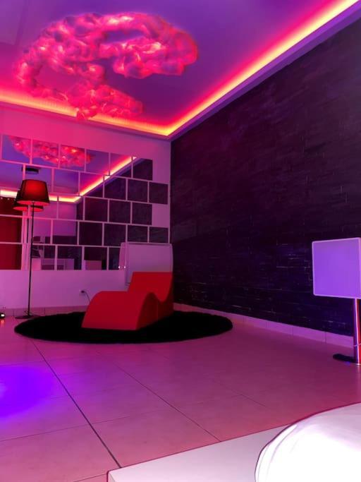 Jeu De Regards - Jacuzzi/Balneo Apartman Courcouronnes Kültér fotó