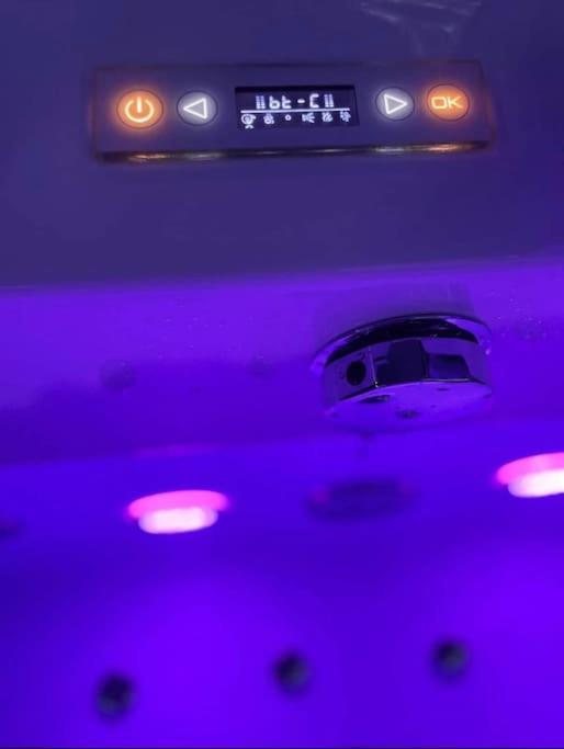 Jeu De Regards - Jacuzzi/Balneo Apartman Courcouronnes Kültér fotó